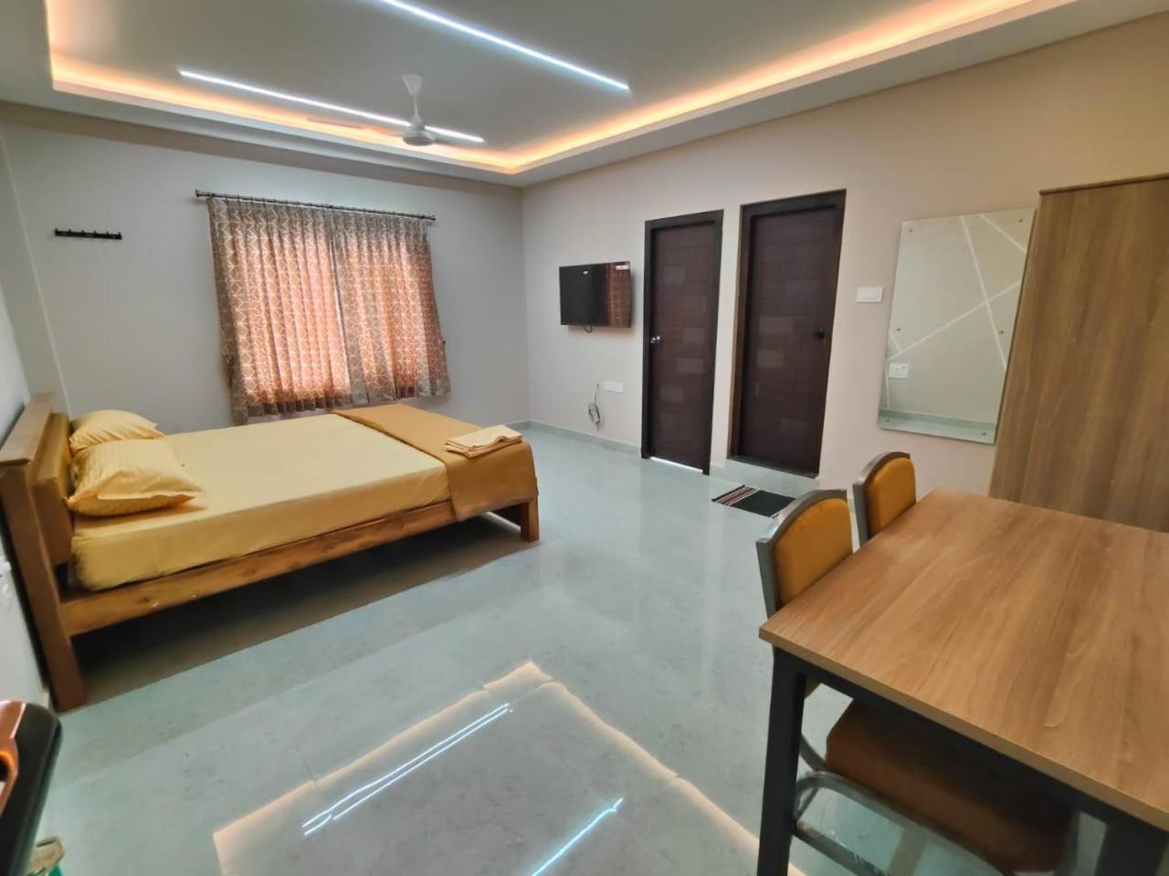 Hotel Sri Abirami Mahal Tiruvannāmalai Esterno foto