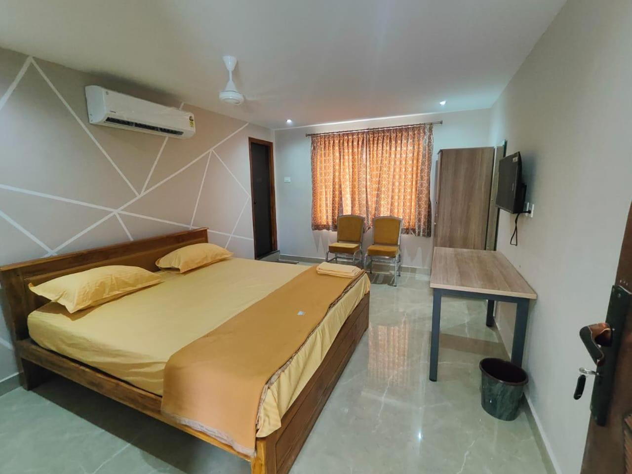 Hotel Sri Abirami Mahal Tiruvannāmalai Esterno foto